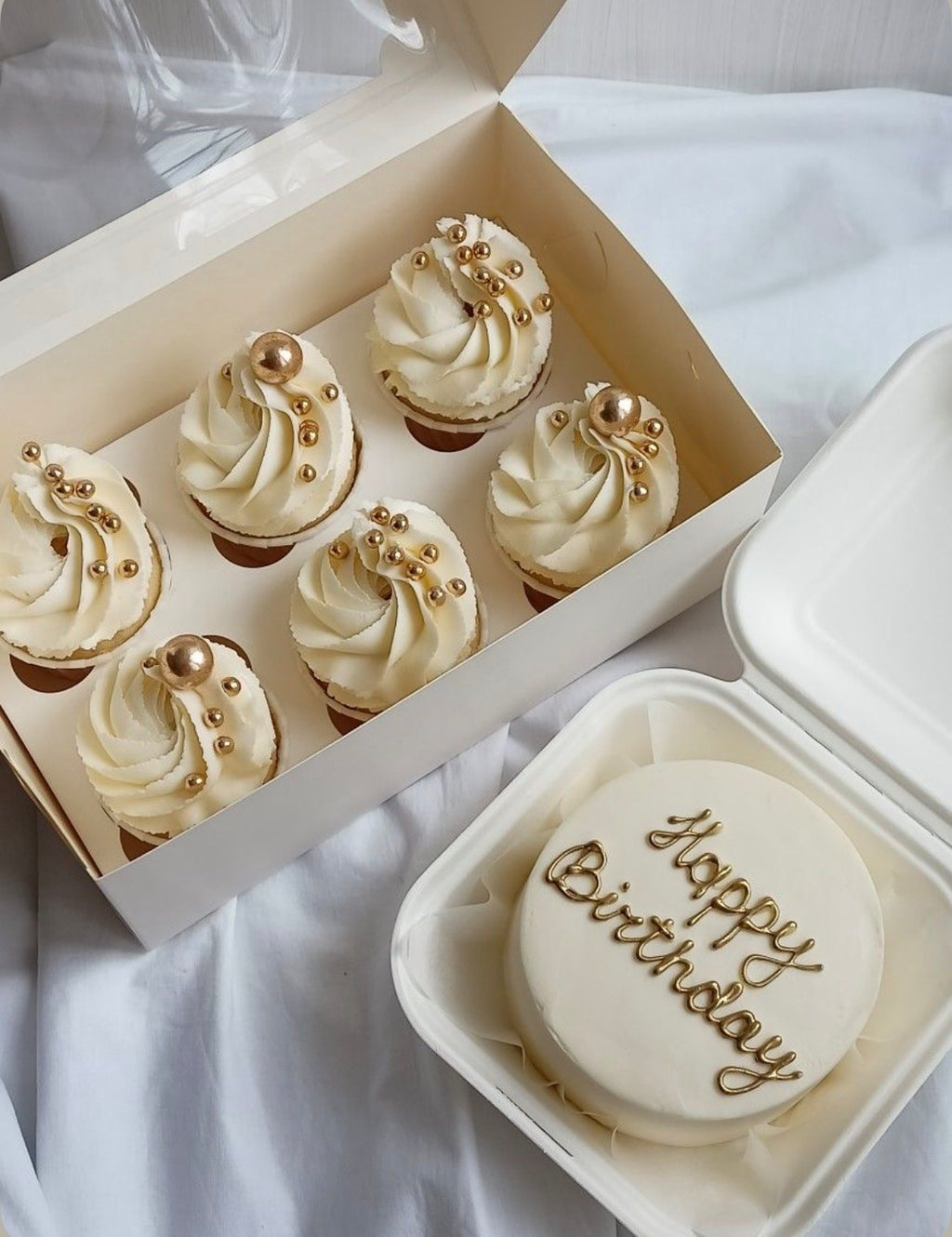 FloJo's Sweets Bento Cake & Cupcake Bundle – The Ultimate Sweet Gift Set