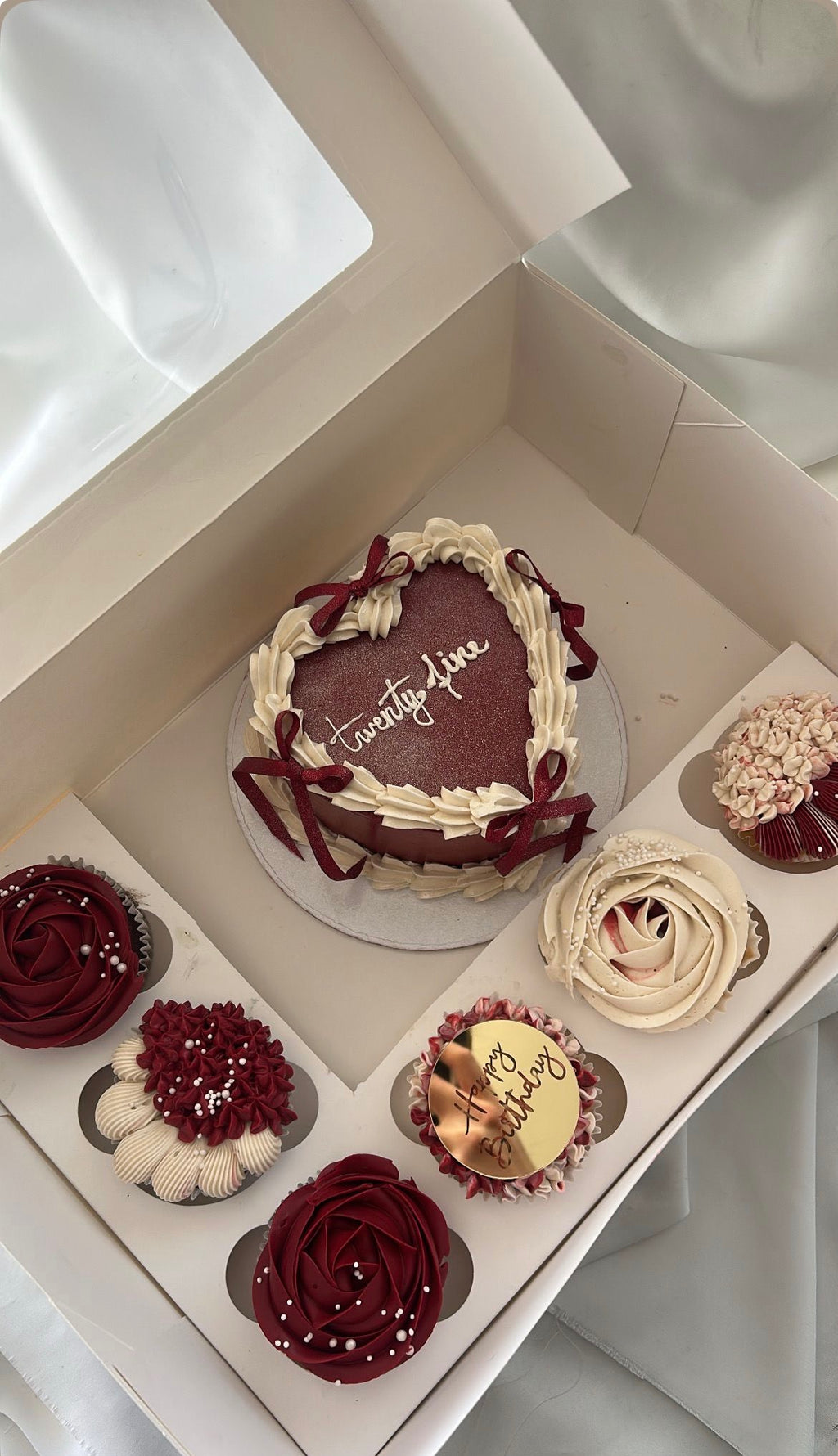 FloJo's Sweets Bento Cake & Cupcake Bundle – The Ultimate Sweet Gift Set