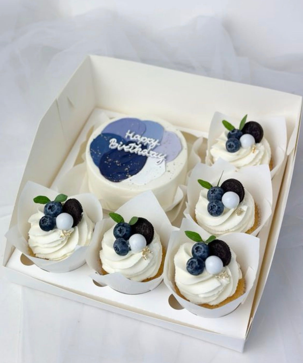 FloJo's Sweets Bento Cake & Cupcake Bundle – The Ultimate Sweet Gift Set