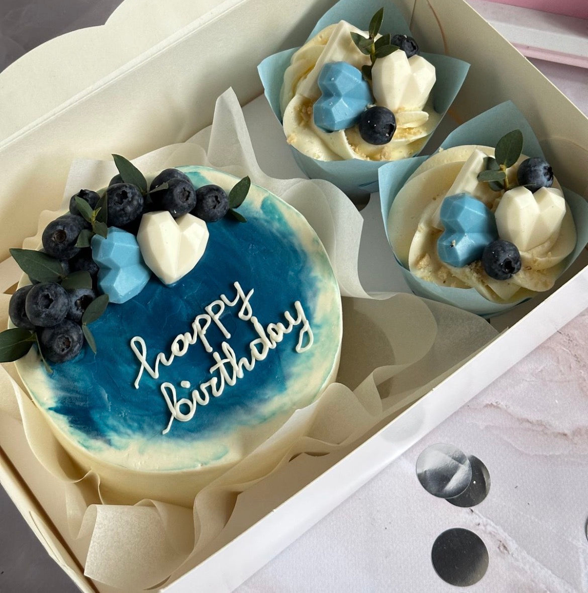 FloJo's Sweets Bento Cake & Cupcake Bundle – The Ultimate Sweet Gift Set
