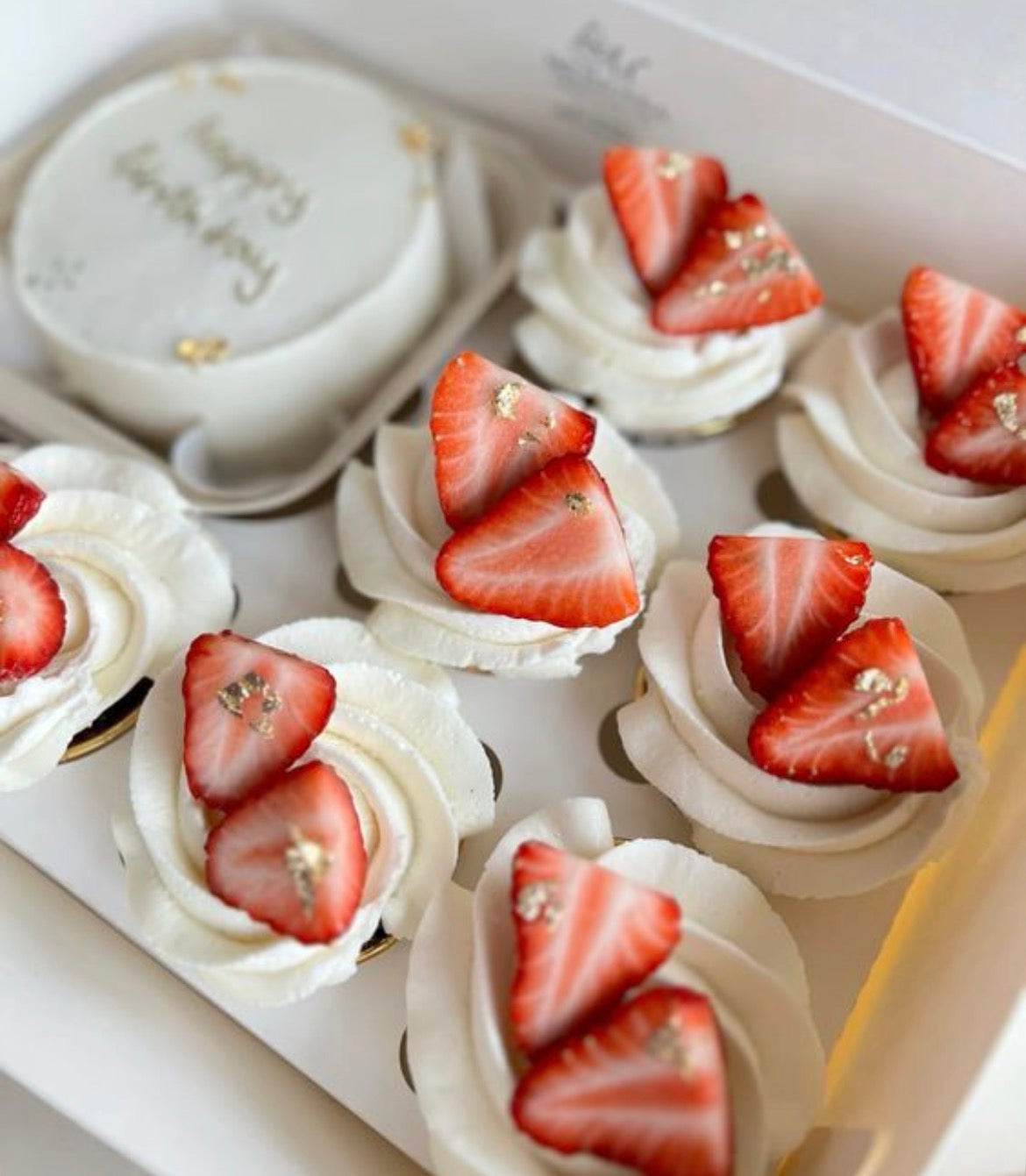 FloJo's Sweets Bento Cake & Cupcake Bundle – The Ultimate Sweet Gift Set