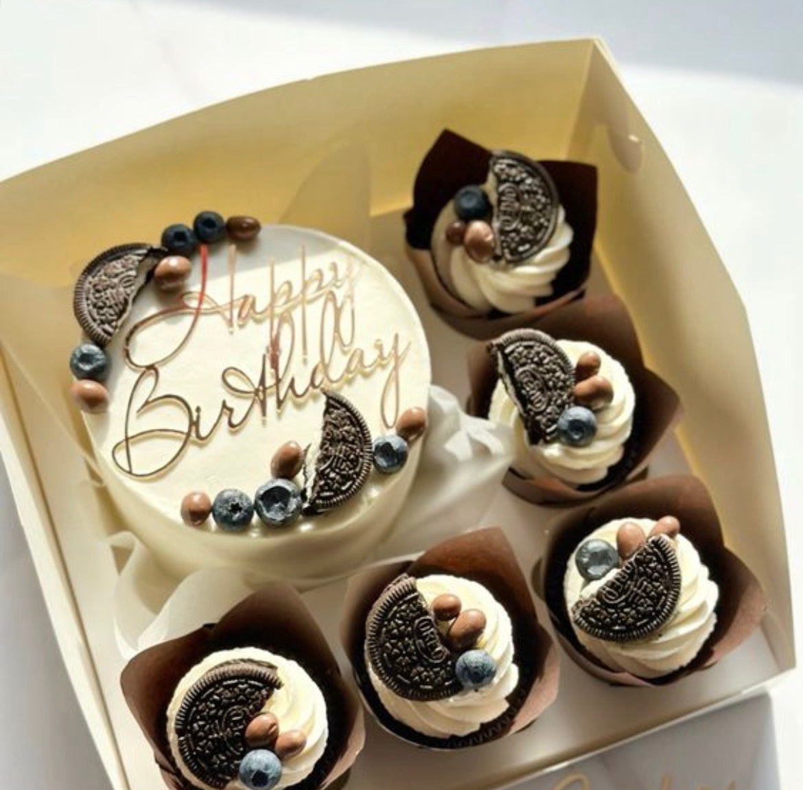 FloJo's Sweets Bento Cake & Cupcake Bundle – The Ultimate Sweet Gift Set