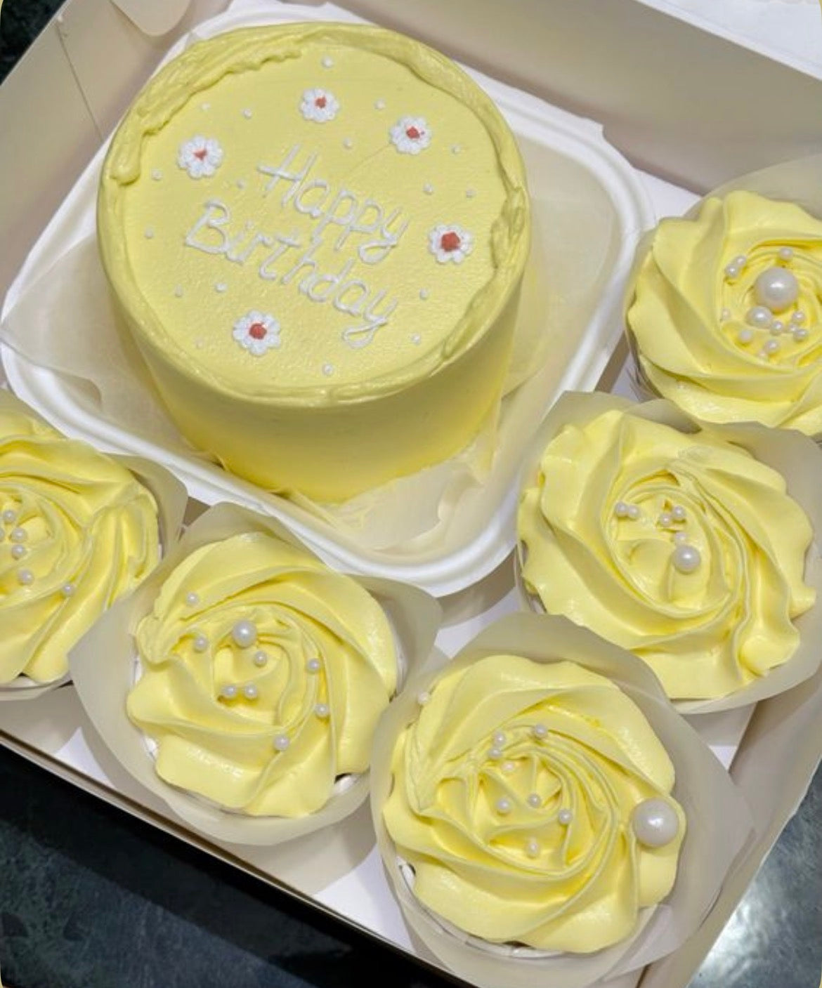 FloJo's Sweets Bento Cake & Cupcake Bundle – The Ultimate Sweet Gift Set