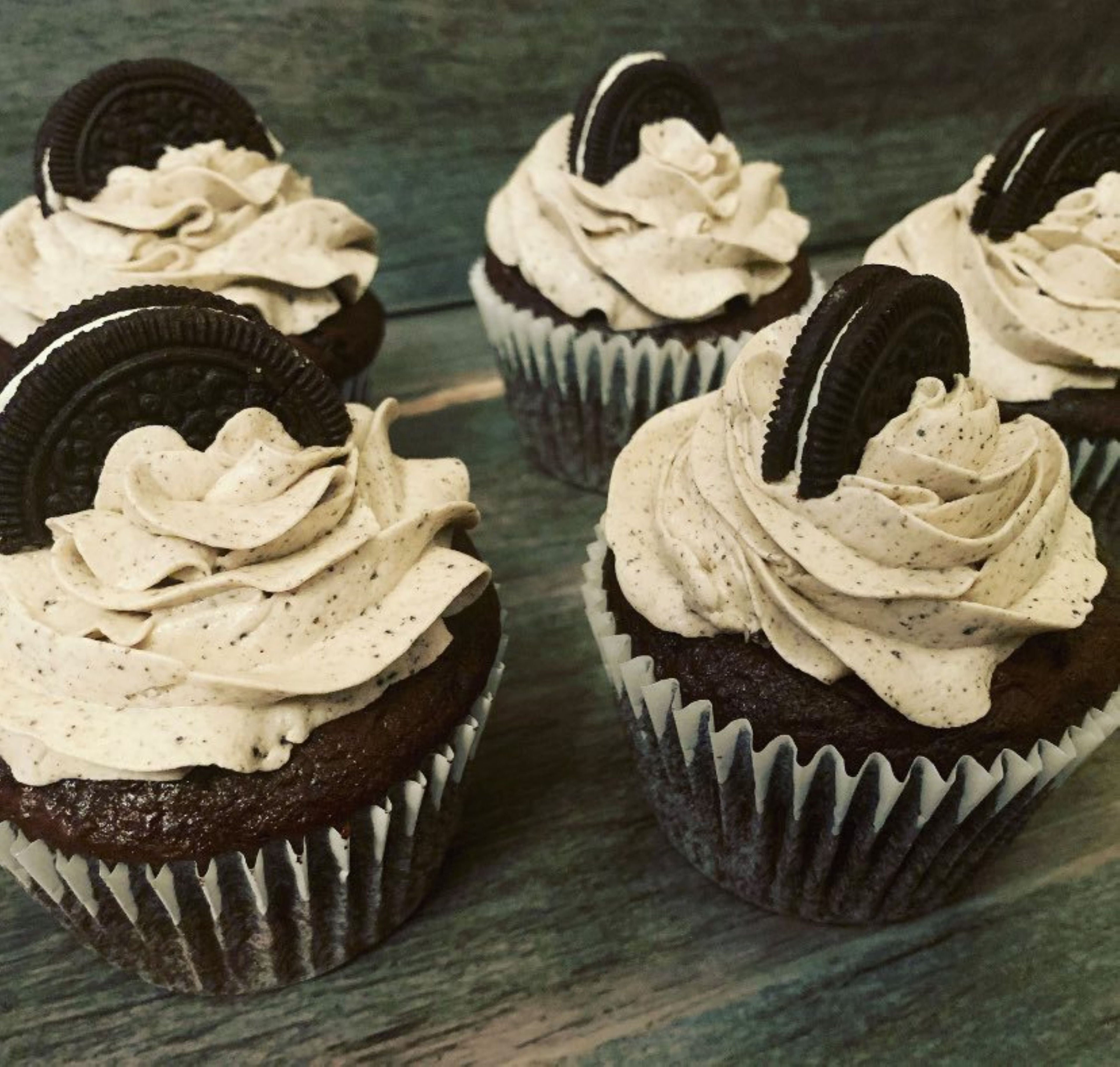 FloJo's Sweets Gourmet Cupcake Collection Gift Box Assorted From Scratch Flavors For Sweet Gift Lovers